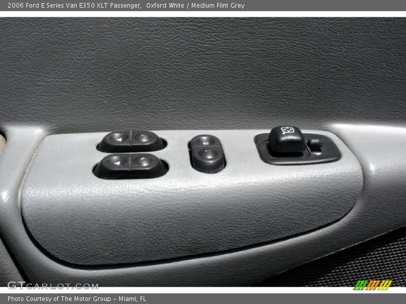 Oxford White / Medium Flint Grey 2006 Ford E Series Van E350 XLT Passenger