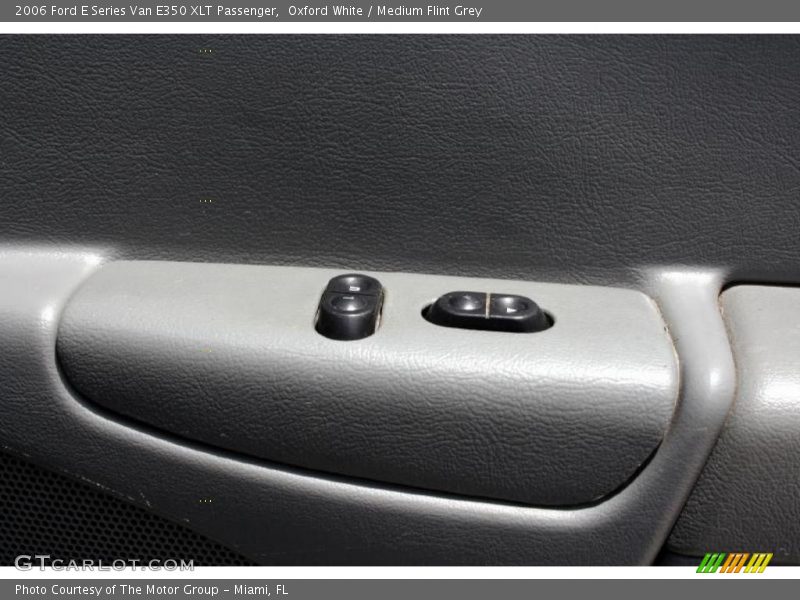 Oxford White / Medium Flint Grey 2006 Ford E Series Van E350 XLT Passenger