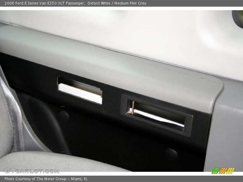 Oxford White / Medium Flint Grey 2006 Ford E Series Van E350 XLT Passenger