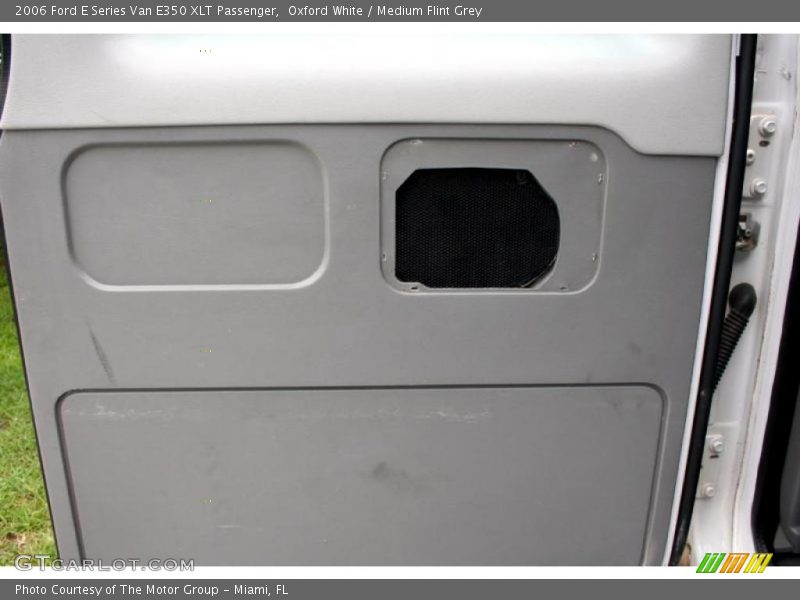Oxford White / Medium Flint Grey 2006 Ford E Series Van E350 XLT Passenger
