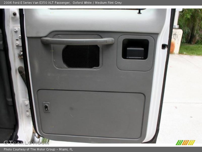 Oxford White / Medium Flint Grey 2006 Ford E Series Van E350 XLT Passenger