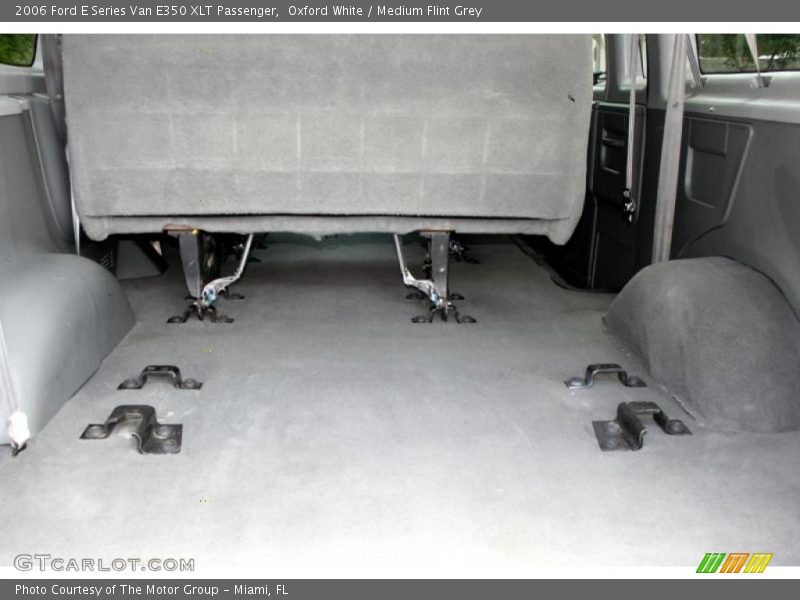 Oxford White / Medium Flint Grey 2006 Ford E Series Van E350 XLT Passenger