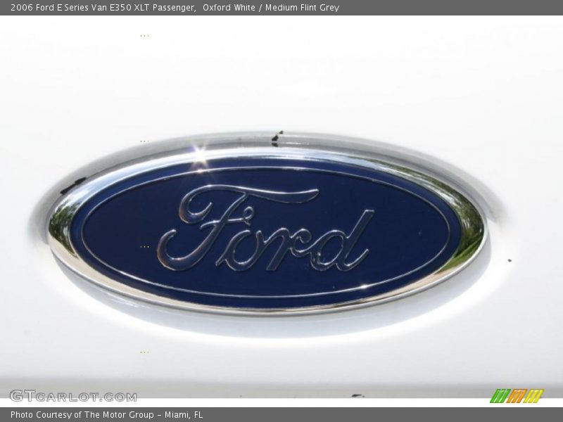 Oxford White / Medium Flint Grey 2006 Ford E Series Van E350 XLT Passenger
