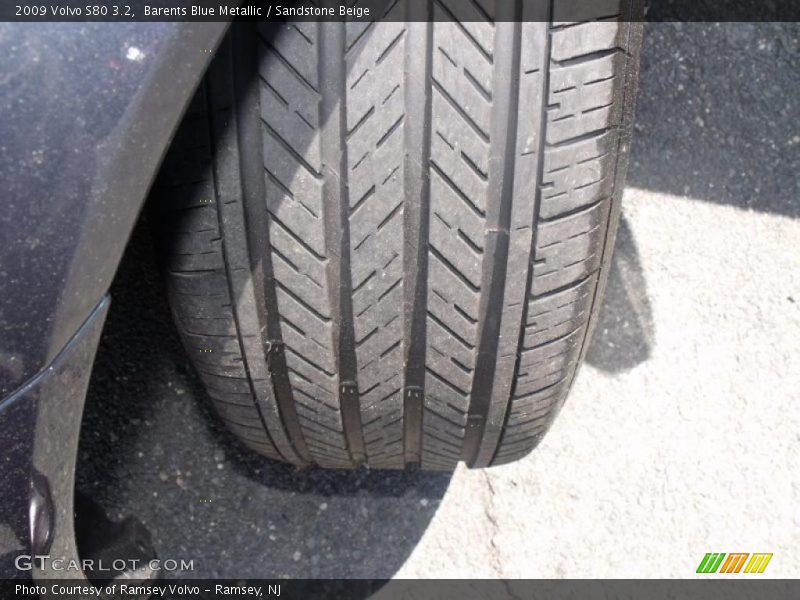 Barents Blue Metallic / Sandstone Beige 2009 Volvo S80 3.2