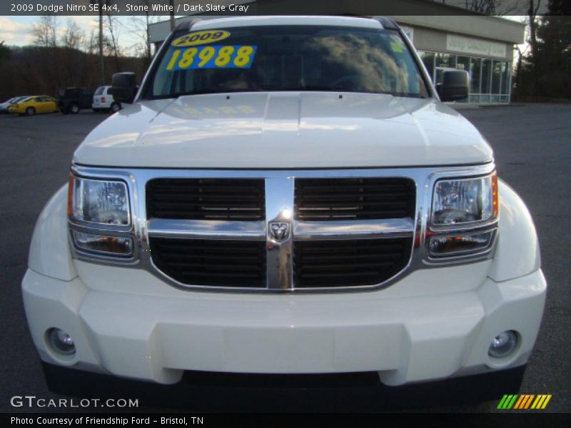 Stone White / Dark Slate Gray 2009 Dodge Nitro SE 4x4