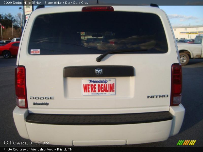 Stone White / Dark Slate Gray 2009 Dodge Nitro SE 4x4