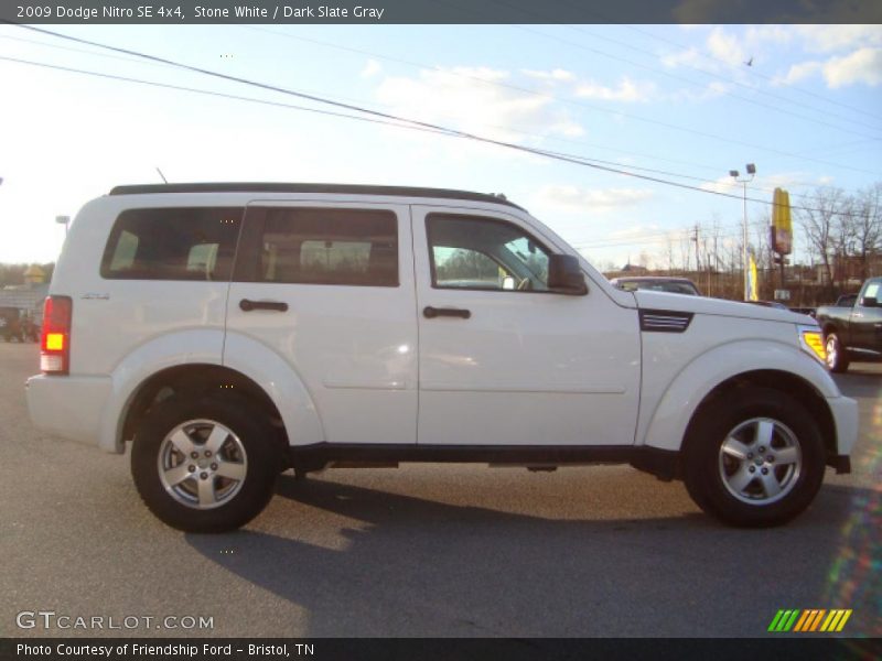 Stone White / Dark Slate Gray 2009 Dodge Nitro SE 4x4
