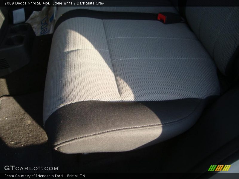 Stone White / Dark Slate Gray 2009 Dodge Nitro SE 4x4