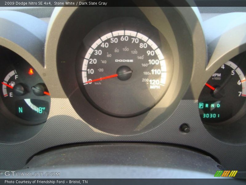 Stone White / Dark Slate Gray 2009 Dodge Nitro SE 4x4