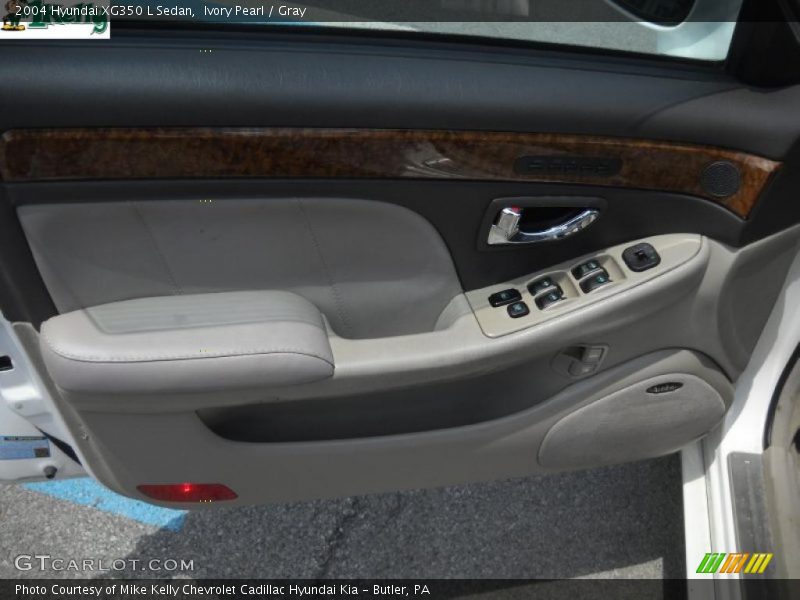 Ivory Pearl / Gray 2004 Hyundai XG350 L Sedan