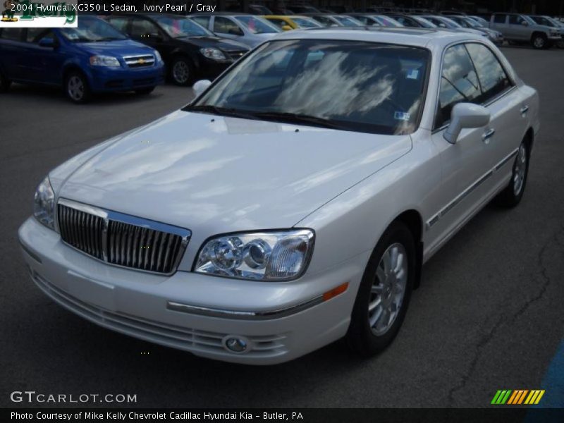 Ivory Pearl / Gray 2004 Hyundai XG350 L Sedan