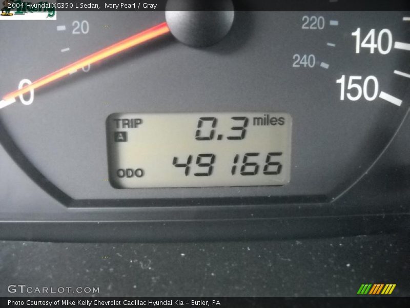 Ivory Pearl / Gray 2004 Hyundai XG350 L Sedan