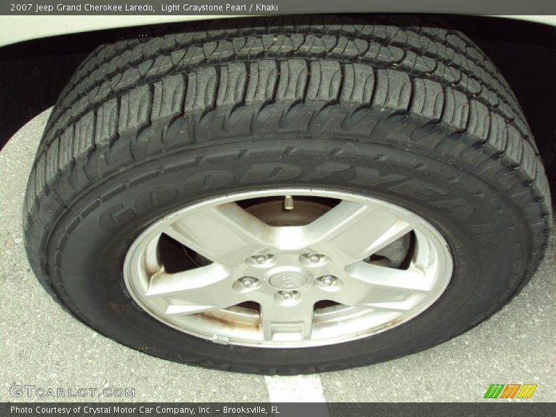 Light Graystone Pearl / Khaki 2007 Jeep Grand Cherokee Laredo