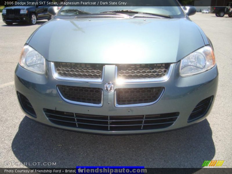 Magnesium Pearlcoat / Dark Slate Grey 2006 Dodge Stratus SXT Sedan