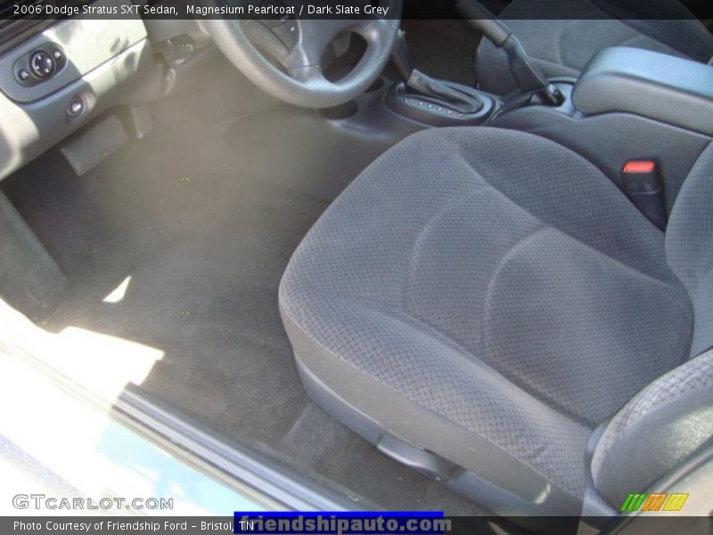 Magnesium Pearlcoat / Dark Slate Grey 2006 Dodge Stratus SXT Sedan