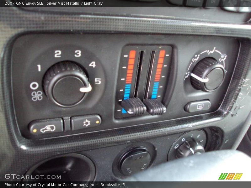 Silver Mist Metallic / Light Gray 2007 GMC Envoy SLE