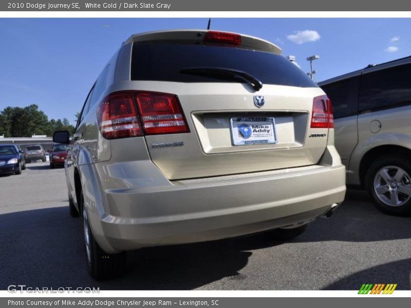 White Gold / Dark Slate Gray 2010 Dodge Journey SE