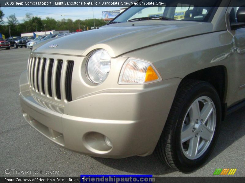 Light Sandstone Metallic / Dark Slate Gray/Medium Slate Gray 2009 Jeep Compass Sport