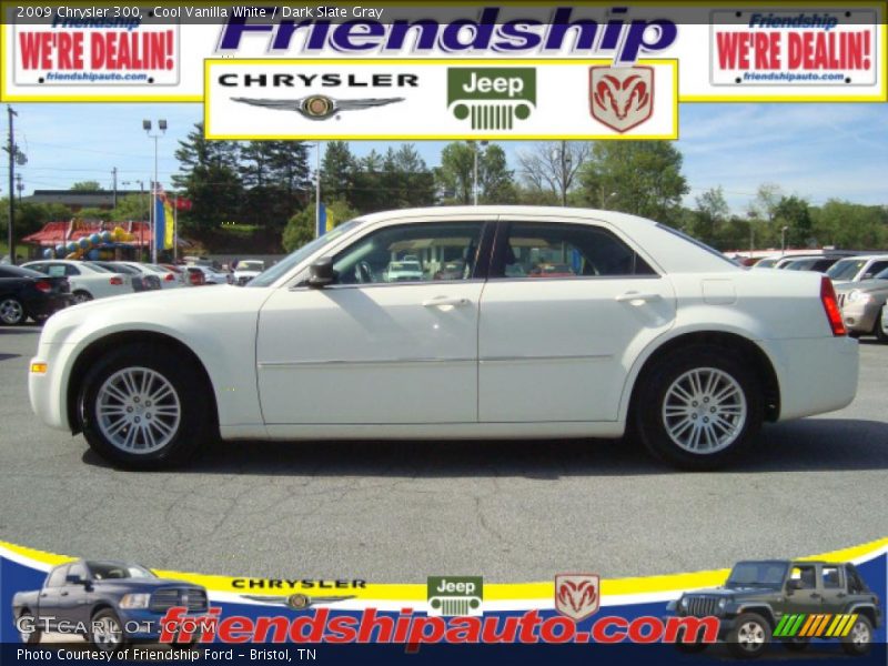 Cool Vanilla White / Dark Slate Gray 2009 Chrysler 300