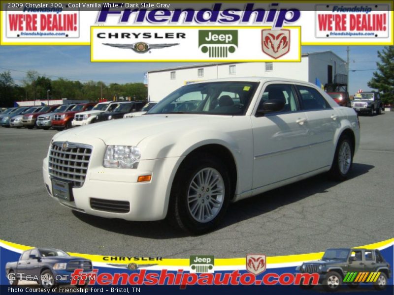 Cool Vanilla White / Dark Slate Gray 2009 Chrysler 300