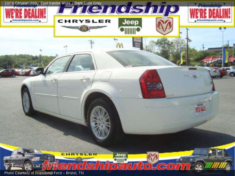 Cool Vanilla White / Dark Slate Gray 2009 Chrysler 300