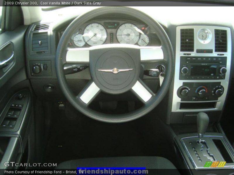 Cool Vanilla White / Dark Slate Gray 2009 Chrysler 300