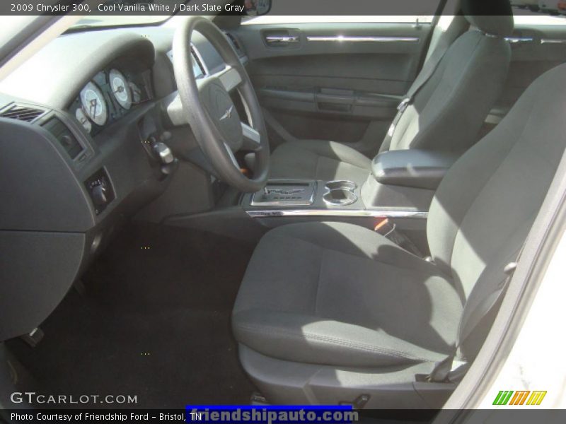 Cool Vanilla White / Dark Slate Gray 2009 Chrysler 300