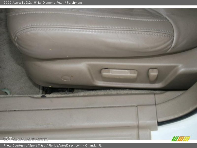 White Diamond Pearl / Parchment 2000 Acura TL 3.2