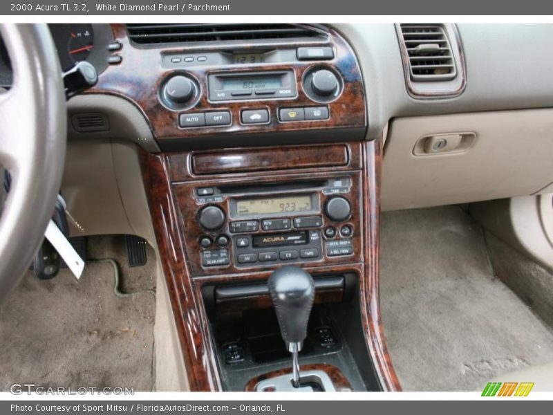 White Diamond Pearl / Parchment 2000 Acura TL 3.2