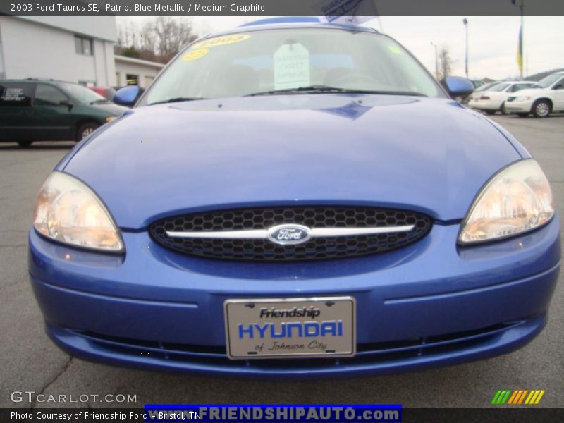 Patriot Blue Metallic / Medium Graphite 2003 Ford Taurus SE