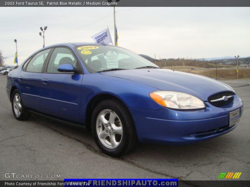 Patriot Blue Metallic / Medium Graphite 2003 Ford Taurus SE
