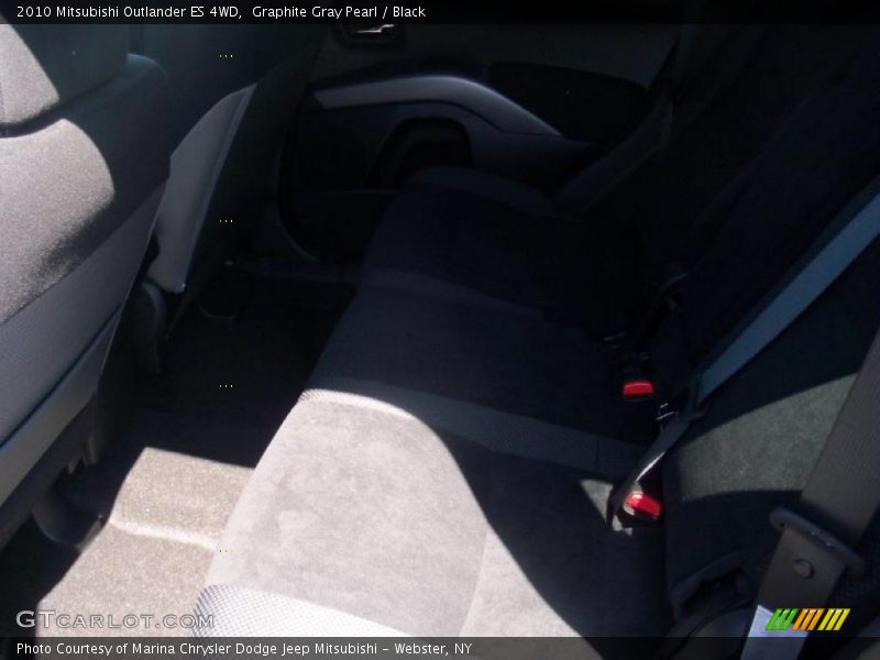 Graphite Gray Pearl / Black 2010 Mitsubishi Outlander ES 4WD