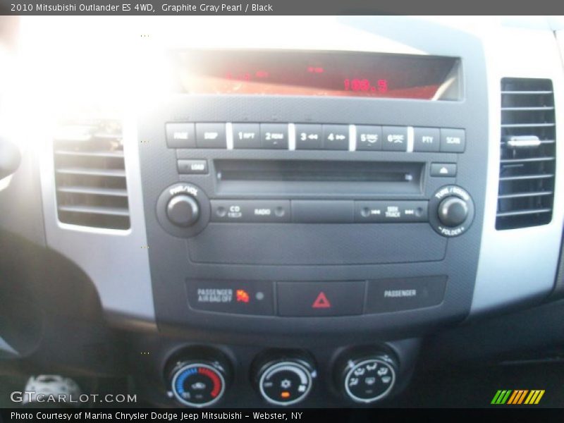 Graphite Gray Pearl / Black 2010 Mitsubishi Outlander ES 4WD