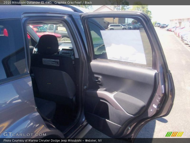 Graphite Gray Pearl / Black 2010 Mitsubishi Outlander ES 4WD