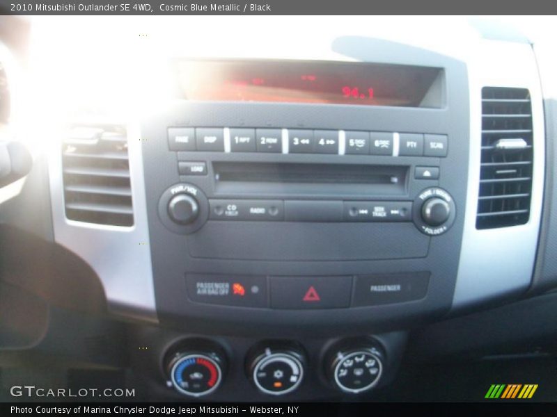 Cosmic Blue Metallic / Black 2010 Mitsubishi Outlander SE 4WD