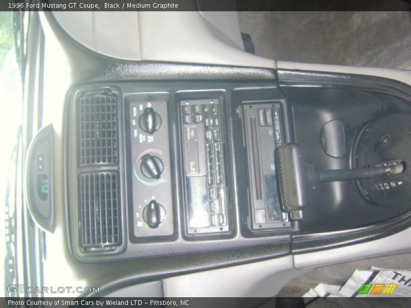 Black / Medium Graphite 1996 Ford Mustang GT Coupe
