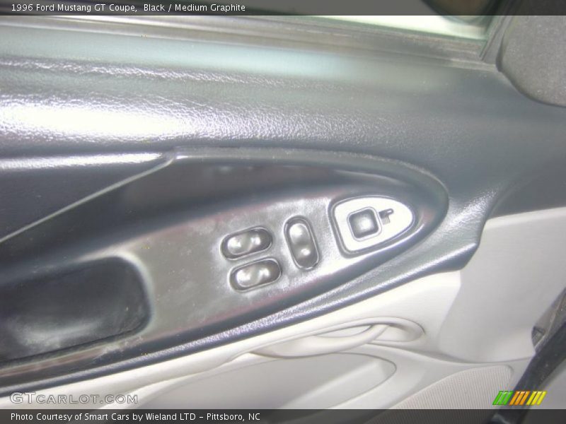 Black / Medium Graphite 1996 Ford Mustang GT Coupe