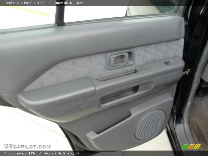 Super Black / Gray 1996 Nissan Pathfinder XE 4x4