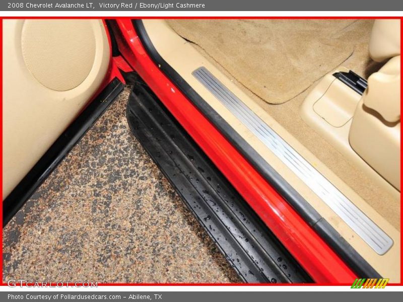 Victory Red / Ebony/Light Cashmere 2008 Chevrolet Avalanche LT