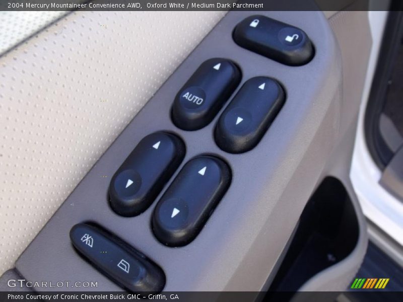 Oxford White / Medium Dark Parchment 2004 Mercury Mountaineer Convenience AWD