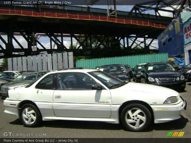 Bright White / Grey 1995 Pontiac Grand Am GT