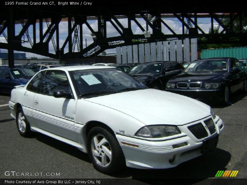 Bright White / Grey 1995 Pontiac Grand Am GT