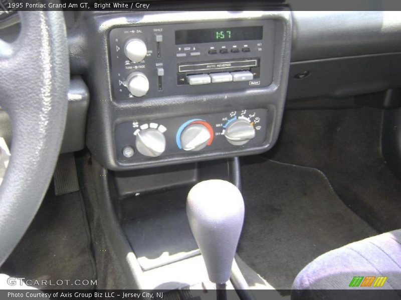 Bright White / Grey 1995 Pontiac Grand Am GT