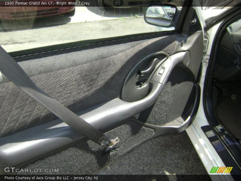 Bright White / Grey 1995 Pontiac Grand Am GT