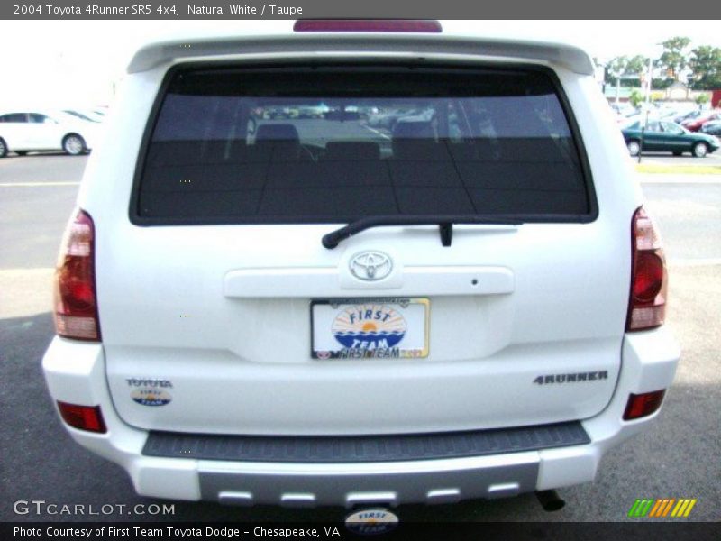 Natural White / Taupe 2004 Toyota 4Runner SR5 4x4