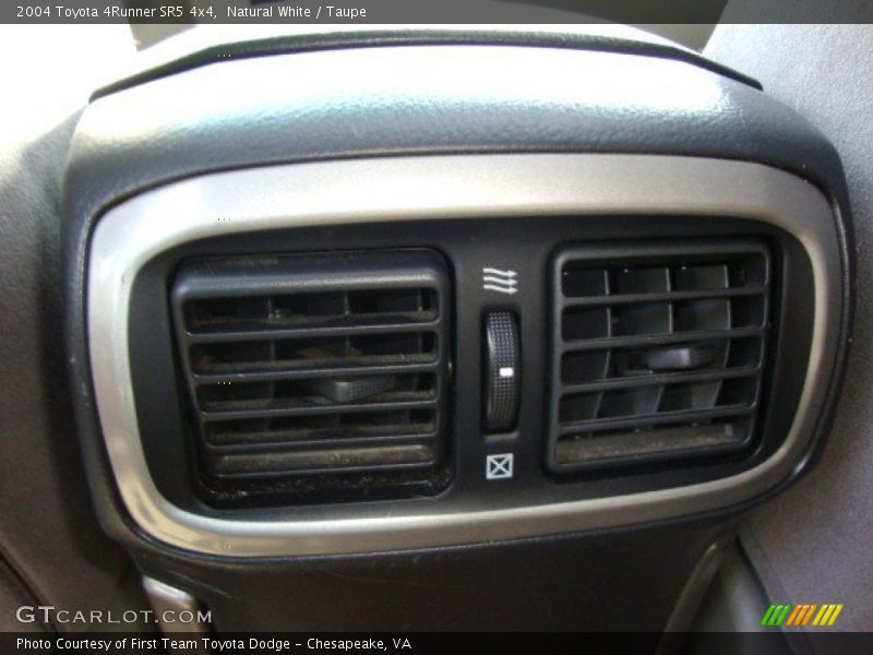 Natural White / Taupe 2004 Toyota 4Runner SR5 4x4