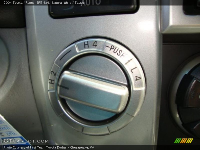 Natural White / Taupe 2004 Toyota 4Runner SR5 4x4