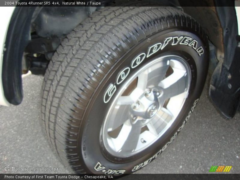 Natural White / Taupe 2004 Toyota 4Runner SR5 4x4