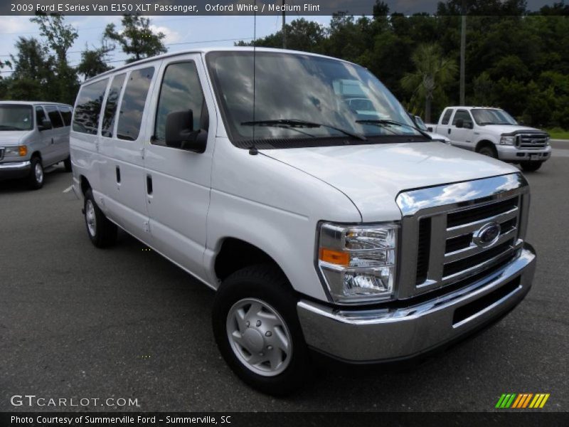 Oxford White / Medium Flint 2009 Ford E Series Van E150 XLT Passenger