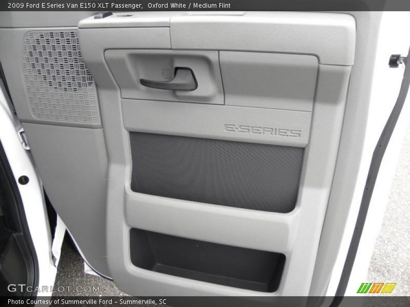 Oxford White / Medium Flint 2009 Ford E Series Van E150 XLT Passenger